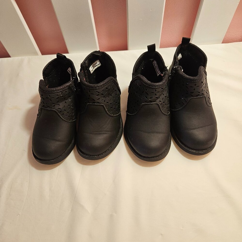 Sale 🎉🥳 2/$20 or $15 Set of Toddler Girl Boots 5C